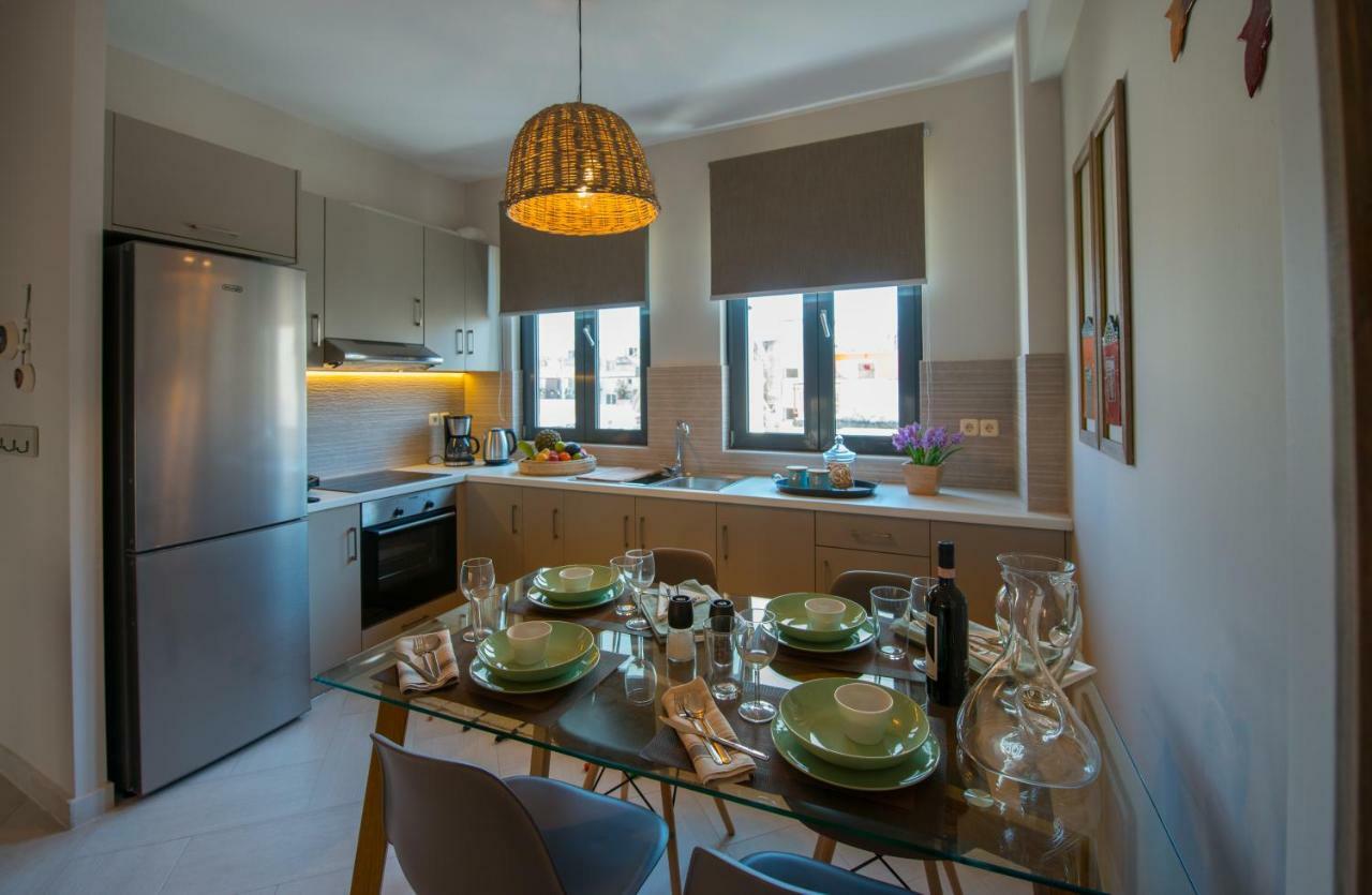 Marios Home, A Cozy And Spacious Apartment Near Downtown Preveza Bagian luar foto